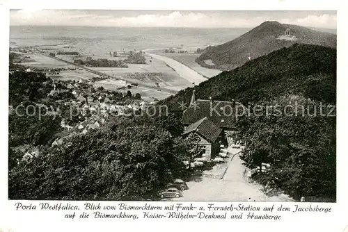 AK / Ansichtskarte 73846653 Porta_Westfalica Blick vom Bismarckturm auf die Bismarckburg und Kaiser Wilhelm Denkmal mit Hausberge Porta_Westfalica