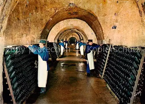 AK / Ansichtskarte  Epernay_51_Marne En Champagne Au coeur des 18 kms de Caves Champagne Mercier 