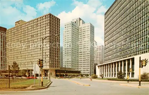 AK / Ansichtskarte  Pittsburg_Pennsylvania_USA Hilton Hotel Gateway 1 and the State Office Building 