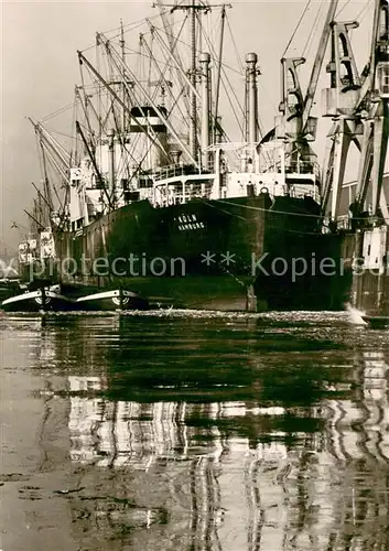 AK / Ansichtskarte  Dampfer_Oceanliner Koeln Hamburg  August Victoria Kai  