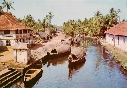 AK / Ansichtskarte 73848123 Kerala_India Cargo Boats 