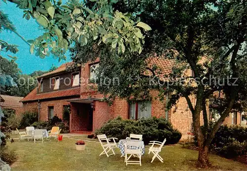 AK / Ansichtskarte  Dueshorn Urlaub auf dem Bauernhof Ferienhaus Garten Dueshorn