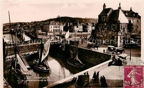 AK / Ansichtskarte  Honfleur La Lieutenance et le Port Honfleur