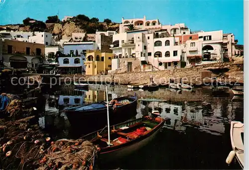 AK / Ansichtskarte 73849061 Sant_Angelo_Ischia_IT Ortsmotiv mit Fischerbooten 