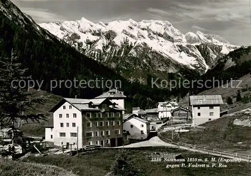 AK / Ansichtskarte  Samnaun_Dorf_GR mit Piz Vadrett und Piz Roz 