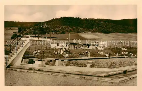 AK / Ansichtskarte 73850242 Steinbach_Hallenberg Schwimmbad mit Ehrenmal Steinbach_Hallenberg