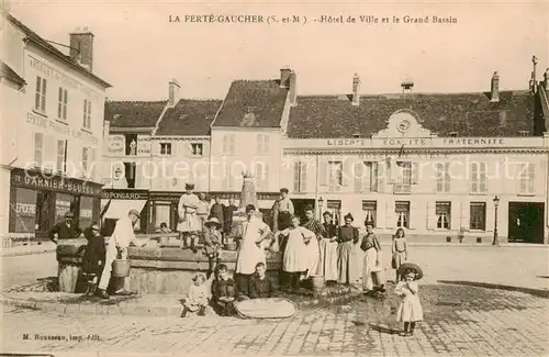 AK / Ansichtskarte  La_Ferte-Gaucher_77_Seine-et-Marne Hotel de Ville et le Grand Bassin 