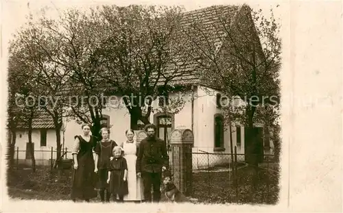 AK / Ansichtskarte  Bad_Oeynhausen Wohnhaus Familienbild Bad_Oeynhausen