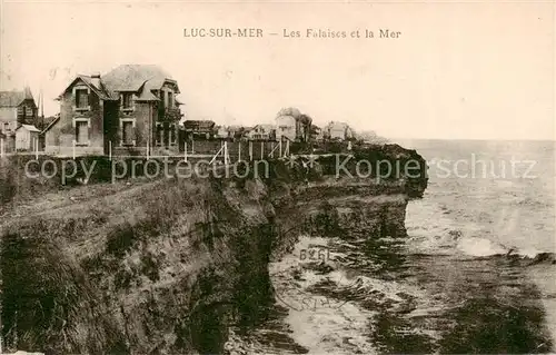 AK / Ansichtskarte  Luc-sur-Mer_14_Calvados Les falaises et la mer 