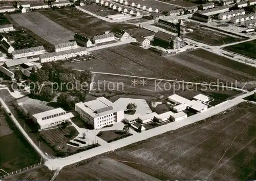 AK / Ansichtskarte  Muenchen Volksschule an der Hugo Wolfstrasse Fliegeraufnahme Muenchen