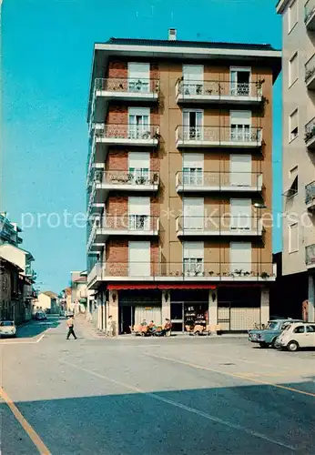 AK / Ansichtskarte  San_Macario_Lucca_Toscana_IT Condominio dei Fiori Bar Franco vista dalla piazza 
