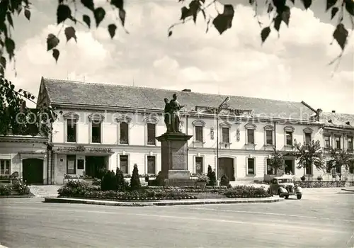 AK / Ansichtskarte  Hlohovec_Slovakia Hotel Jelen Denkmal 