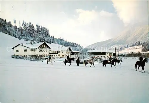 AK / Ansichtskarte  Niedernfritz_Salzburg_AT Jugendgaestehaus und Pension Steiner Huttergut Reitschule Tennisplaetze Winterlandschaft Ausritt im Schnee 