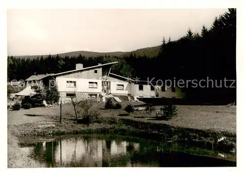 AK / Ansichtskarte  Zwiesel__Niederbayern Ortspartie am Waldrand Teich 