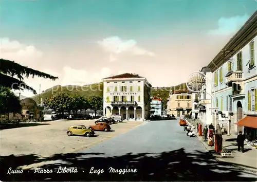 AK / Ansichtskarte  Luino_Lago Maggiore_IT Piazza Libertà 