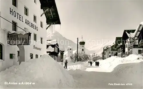 AK / Ansichtskarte  St_Anton_Arlberg_AT Ortspartie mit Hotel Arlberg im Winter 