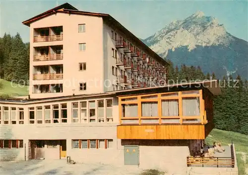 AK / Ansichtskarte 73856628 Mala_Fatra_Kleine_Fatra_SK Horsky hotel Boboty va Vratnej doline V pozadi Rozsutec 