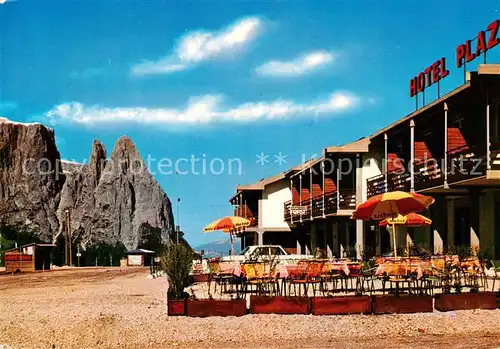 AK / Ansichtskarte  Seiseralm_Alpe_di_Siusi_Trentino_IT Hotel Plaza mit Schlern 