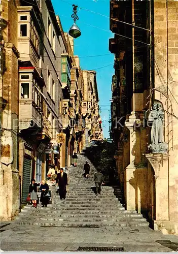 AK / Ansichtskarte 73856702 Malta__Insel Typische Strasse in Valletta 
