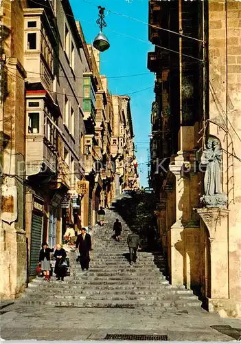 AK / Ansichtskarte  Malta__Insel Typische Strasse in Valletta 