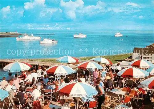 AK / Ansichtskarte  Helgoland Cafe Felseneck mit Blick zur Reede mit der Flotte der Seebaederschiffe und auf die Duene Helgoland