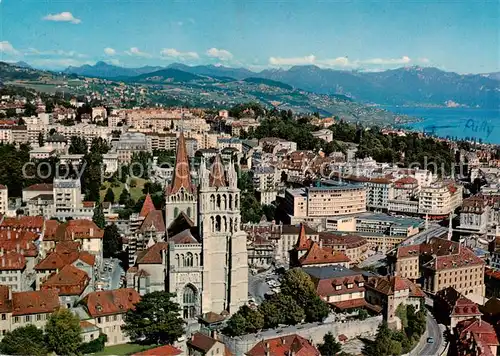 AK / Ansichtskarte  Lausanne_VD Vue générale et la cathédral Lausanne VD