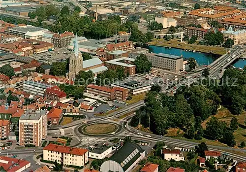 AK / Ansichtskarte 73857144 Halmstad_Sweden Ansicht mit Nikolaikirche und Schloss 