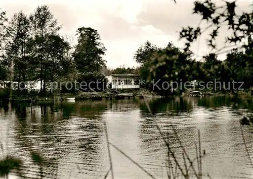 AK / Ansichtskarte Barum_Lueneburg Partie am See Bungalow Barum Lueneburg