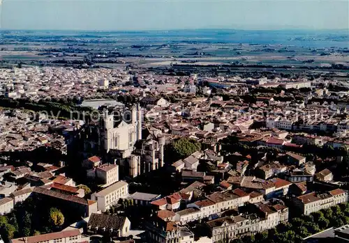 AK / Ansichtskarte  Narbonne_11_Aude Vue aérienne de la ville avec la cathédrale Saint Just XIIIe siècle 