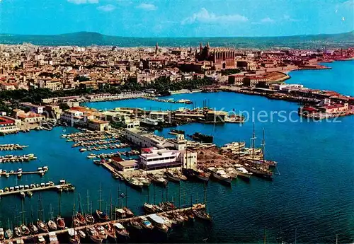 AK / Ansichtskarte 73861933 Palma_Mallorca Vista parcial del Puerto En primer termine el Club Nautico Palma Mallorca