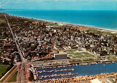 AK / Ansichtskarte  Deauville-sur-Mer En avion sur la ville et le bassin 