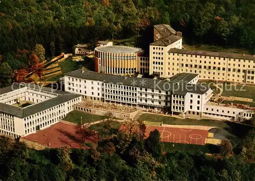 AK / Ansichtskarte 73863919 Gemuenden__Main Provinzhaus der Kreuzschwestern mit Schuelerinnen und Schule Fliegeraufnahme 