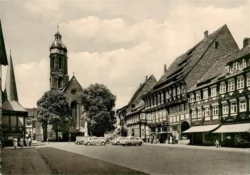 AK / Ansichtskarte  Einbeck_Niedersachsen Marktplatz Blick zur Kirche Fachwerkhaeuser Einbeck Niedersachsen