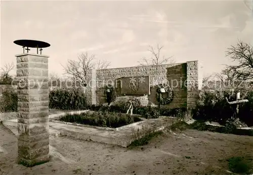 AK / Ansichtskarte  Gerbrunn Gedenkstaette im Friedhof Gerbrunn