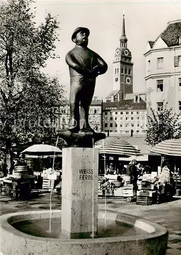 AK / Ansichtskarte  Muenchen Gedenkbrunnen des Muenchener Volkssaengers Weiss Ferdl am Viktualienmarkt Muenchen