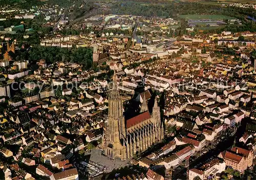 AK / Ansichtskarte 73868307 Ulm__Donau Fliegeraufnahme mit Ulmer Muenster 