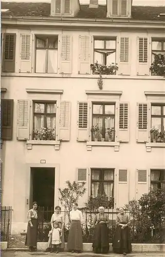 AK / Ansichtskarte  Basel_BS Wohnhaus Familien-Gruppenbild Basel_BS