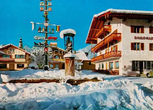 AK / Ansichtskarte  Ruhpolding Dorfplatz mit Maibaum und Marienbrunnen Ruhpolding