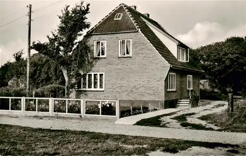 AK / Ansichtskarte  Utersum Gaestehaus Pension Haus Hinrichsen Utersum