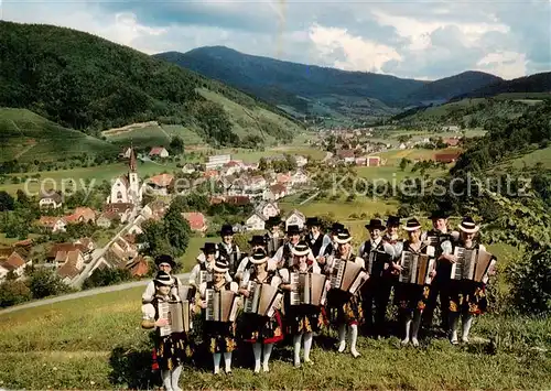 AK / Ansichtskarte 73870862 Glottertal_Schwarzwald Akkordeon Trachten Gruppe 