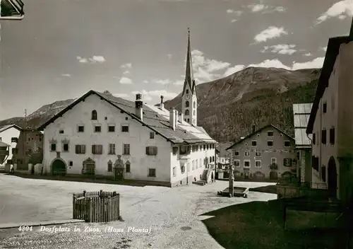 AK / Ansichtskarte  Zuoz_GR Dorfplatz Blick zur Kirche Zuoz_GR