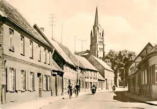 AK / Ansichtskarte  Roebel_Mueritz Motiv im Ortszentrum Blick zur Kirche Roebel Mueritz