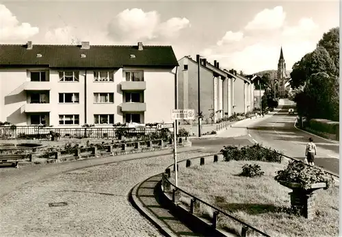 AK / Ansichtskarte  Rheinbrohl Hauptstrasse Blick zur Kirche Rheinbrohl