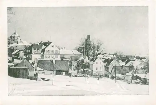 AK / Ansichtskarte  Schoenberg_Bad_Brambach Ortsansicht mit Kirche im Winter Hotel Deutsches Haus Herrenhaus des Rittergutes Schoenberg_Bad_Brambach