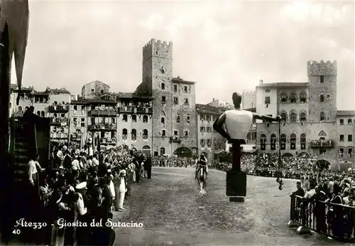 AK / Ansichtskarte  Arezzo Giostra del Saracino Cavaliere in corsa Arezzo