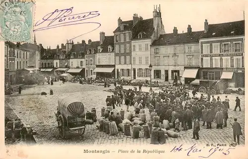 AK / Ansichtskarte  Montargis_45_Loiret Place de la République 