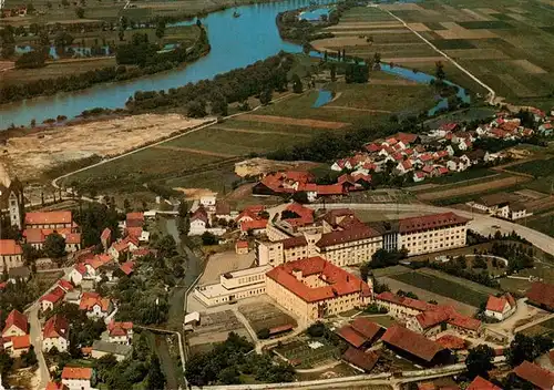 AK / Ansichtskarte 73873448 Straubing Kloster und Krankenhaus Azlburg der Elisabethinen Fliegeraufnahme Straubing