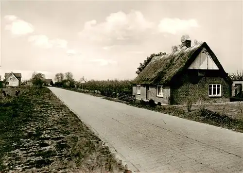 AK / Ansichtskarte 73874586 Balje_Stade Dorfstrasse 