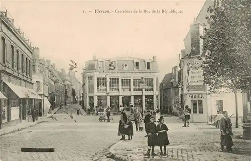 AK / Ansichtskarte  Vierzon_18_Cher Carrefour de la Rue de la Republique 