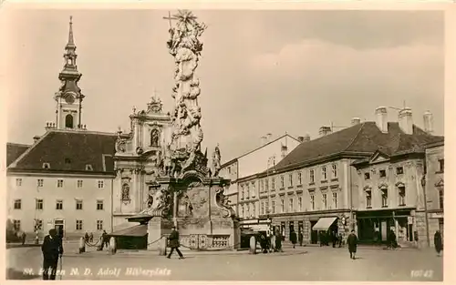 AK / Ansichtskarte  St_Poelten Platz Stadtzentrum Dreifaltigkeitssaeule St_Poelten